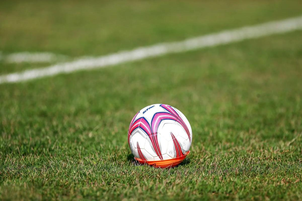 足球竞猜爱好者场景